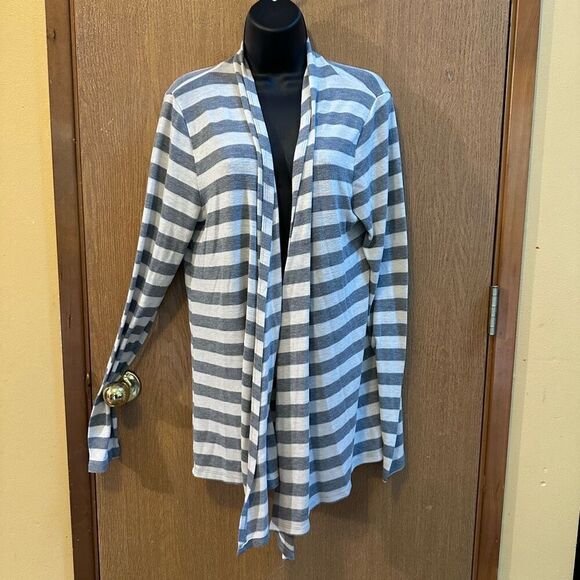 Rue 21 women’s cardigan - gray and cream color size XL - Picture 1 of 10